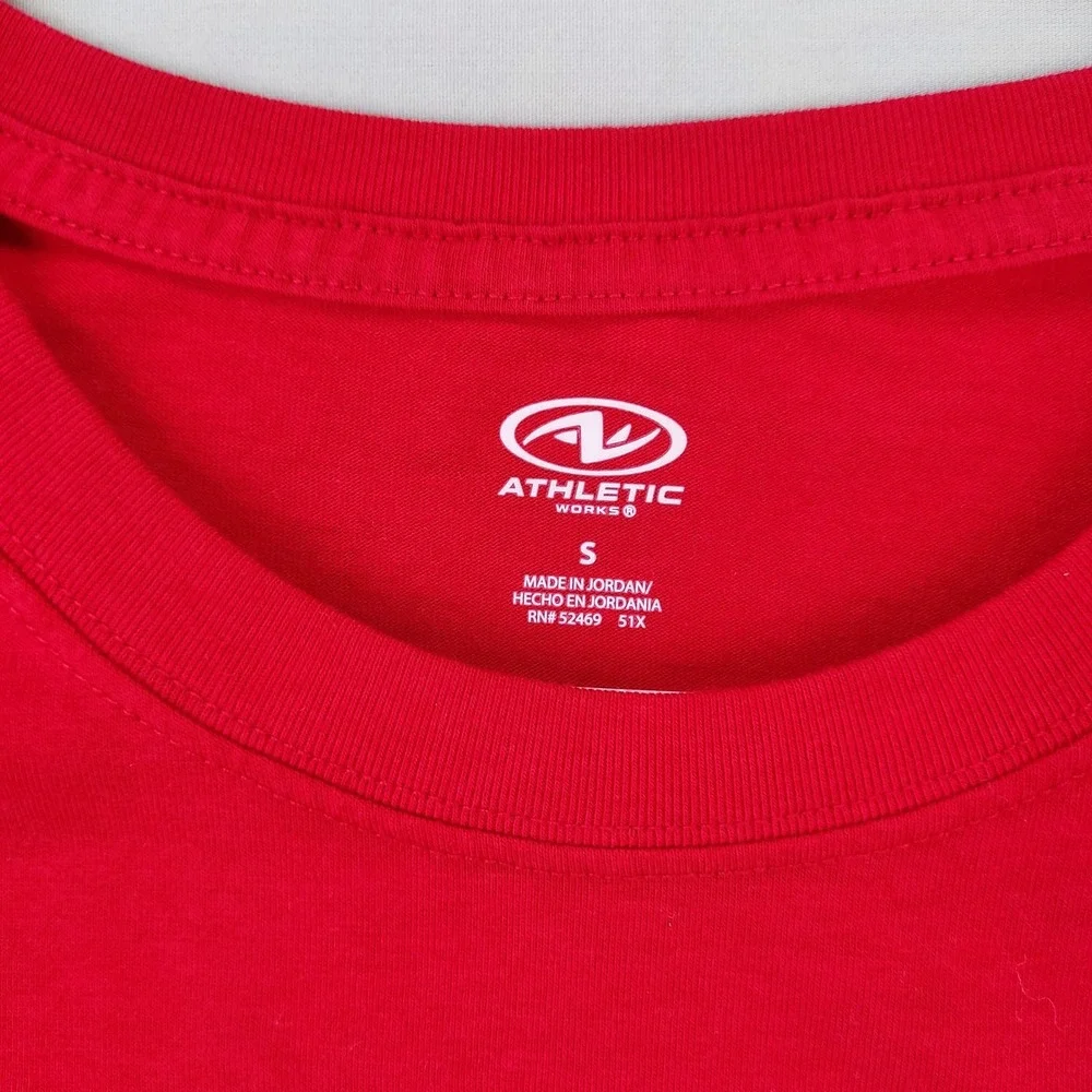 Athletic Works T-Shirt Mens Small Red Short Sleeve‎ Crew Neck Solid Activewear